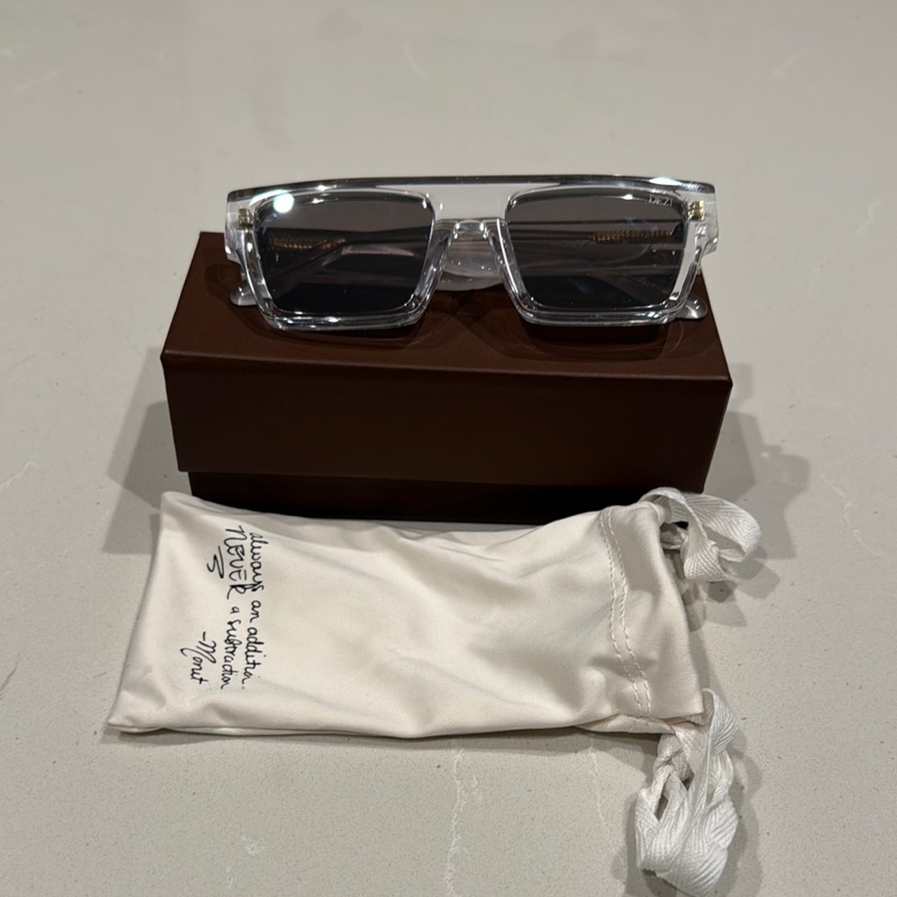 DEZI x Monet Sunglasses